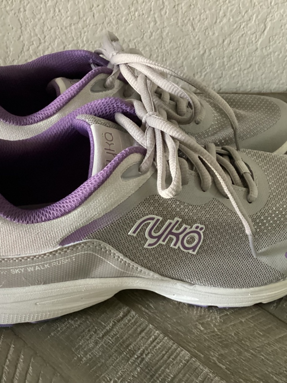 Ryka SKY WALK RUSH women’s Shoes, size 9 - Picture 2 of 7